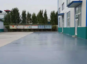 海南彩色路面喷涂翻新的材料对冬季