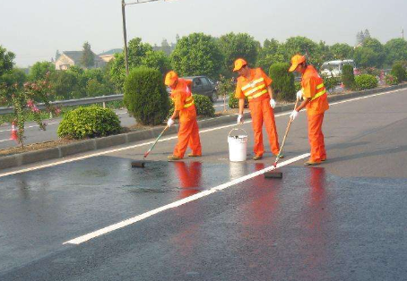 海南 彩色路面喷漆维修改色的使用寿命有多长？