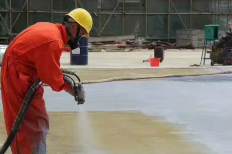 海南彩色路面喷涂是一种为路面